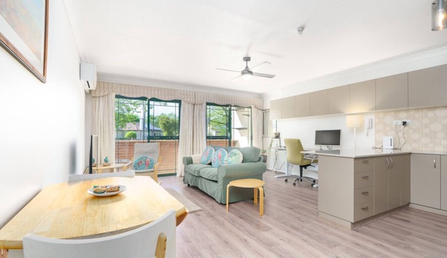 Quiet Retreat Close to City Centre and Lake