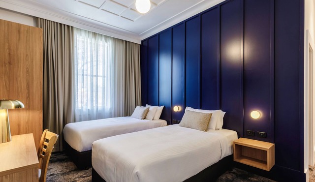 Royal Exhibition Hotel