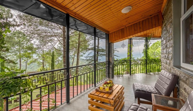 SaffronStays Ekam, Chail - forest villa near Chail cricket ground