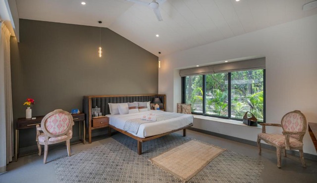 SaffronStays Summer Breeze