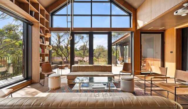 Sandbox House - Luxury Architectural Retreat