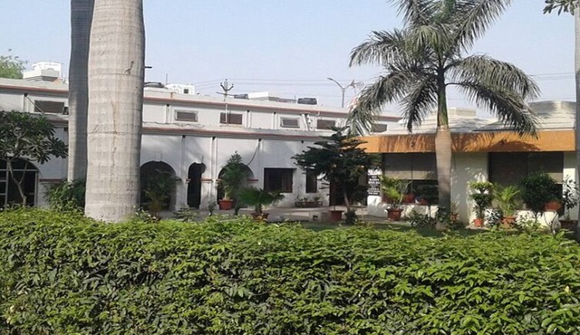 Saras Tourist Resort