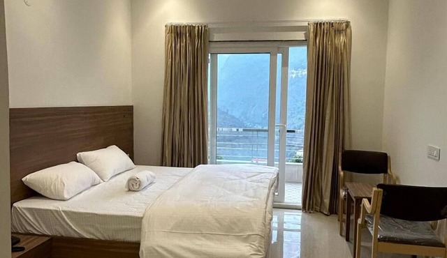 Shiv Kedar Hotel