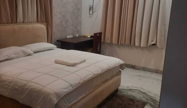 Skyry Hotels Alapakkam