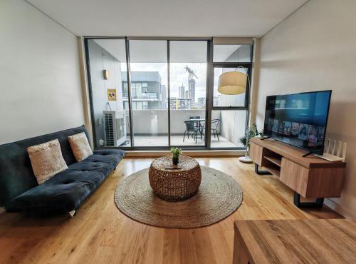Sleek 2BR Modern Apartment in Sydney’s Tech Hub