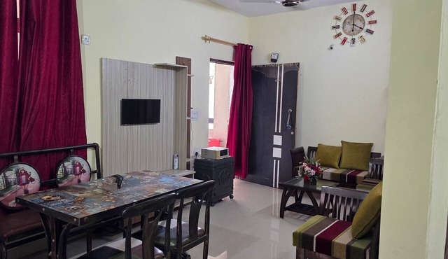 Spacious & Cozy 2BHK Retreat , Pet-Friendly , Near SIDCUL & Har Ki Pauri