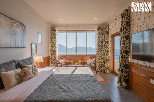 StayVista at Aspen at Elysium Estate 2BR Valley View with Bonfire & Meals