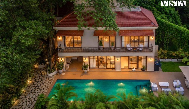 StayVista at Villa De Amara with Wifi, BBQ