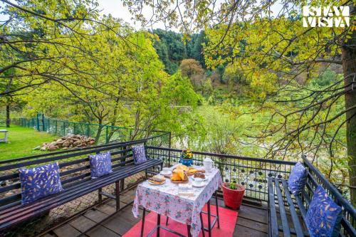 StayVista at Walnut House - Pet-friendly Villa with Alfresco Dining, BBQ, Bonfire