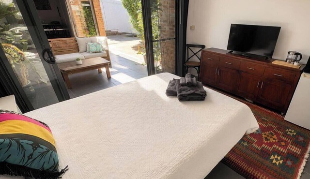 Studio Lizzie Private Newcastle Studio Retreat