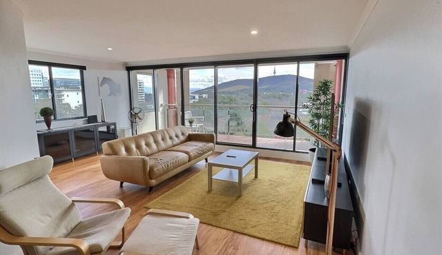 Stunning 2-Brm in Braddon!