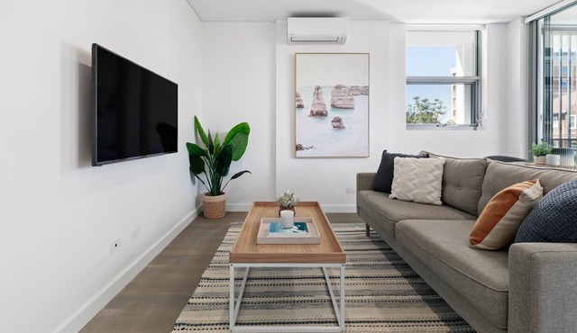 Stunning bright and airy new apartment in Bondi