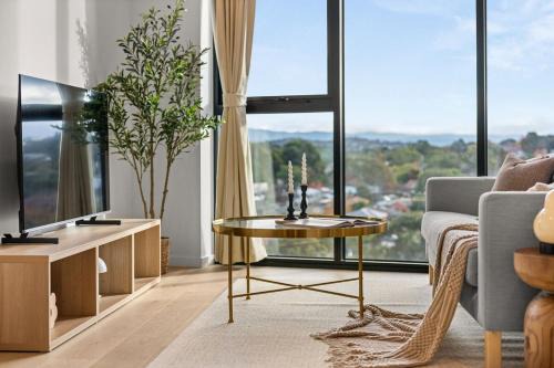Stylish 1-Bedroom Gem a 6-Minute Walk to Westfield with Parking