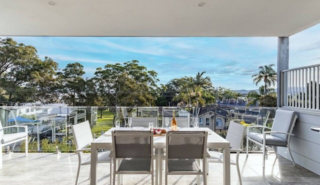 Sunset Jewel - 7a Cromarty Road, Soldiers Point - Ocean Views, Linen, AIR CON & Wi-Fi