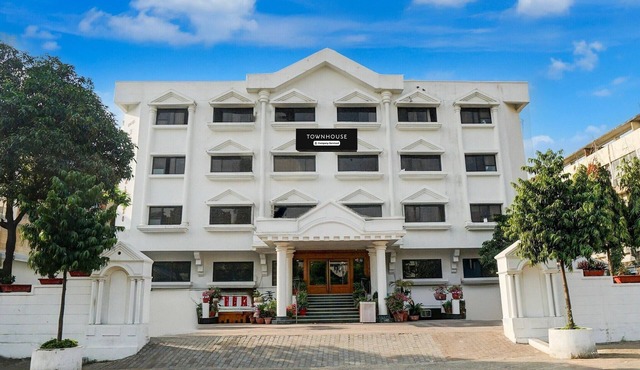 Super Townhouse Subhash Nagar
