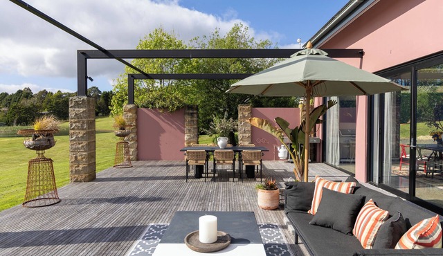 The Folly Barn: Luxury in Nature