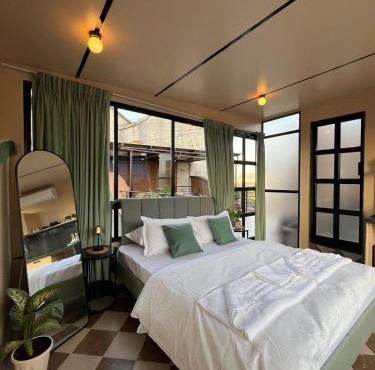 The Loft Under the Stars Private BR with Terrace