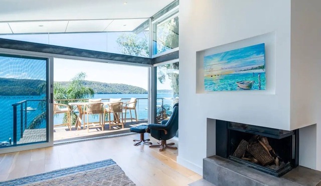 The Oasis- Luxe Waterfront Home with Private Jetty