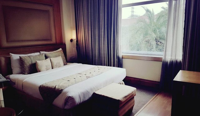The Palms - Town & Country Club
