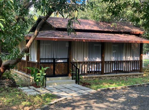 The Rising Sun Farm Karjat - Luxury Stays - Couple Friendly