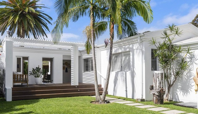 THE WHITE HOUSE by Palm Beach Holiday Rentals