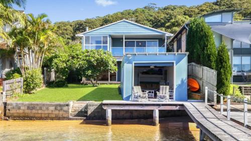 'Tofua - Absolute Waterfront' by HolidayCo