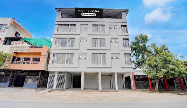 Townhouse Oak Ujjain Railway Station