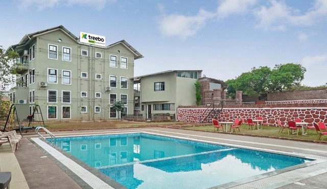 Treebo Vhyomaan Resort With Swimming Pool
