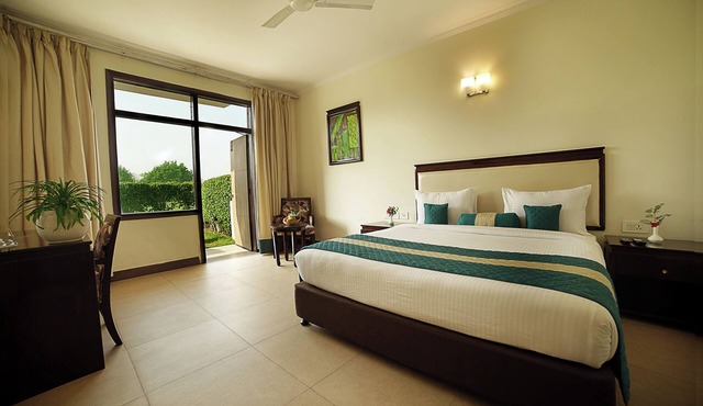 TreeHouse Sunrise Resort & Caravan Park