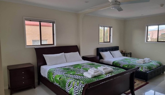 Tuggeranong Short Stay #11 - Sleeps 8