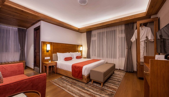 Udaan Hotel Pine Crest
