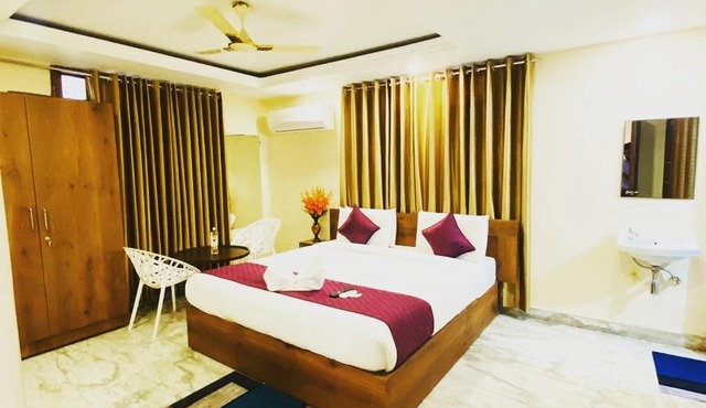 Villa Rooms At Moosapet Near Lake Shore Mall By KP Suites
