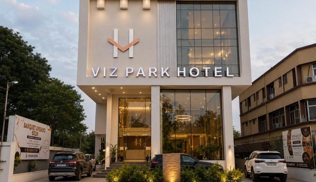 Viz Park Hotel - Business Hotel & Banquet, GIDC Anand