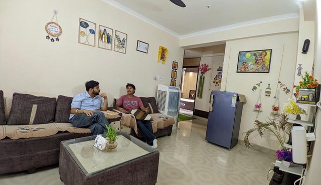 Vrindavan Divine Nest Near Prem Mandir and Iskcon -2BHK Apartment #Lift #ACRooms #Wifi #Family #Couple #FreeParking #Park #2Rooms 2-6 People
