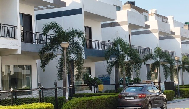 Vrindavan Stays Near Burja Rd