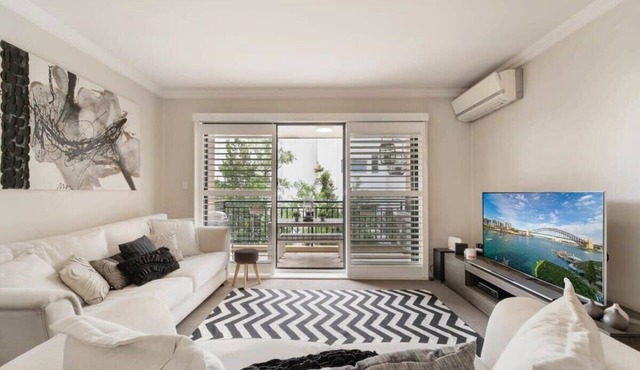 Walk to Coogee Beach Apartment Retreat