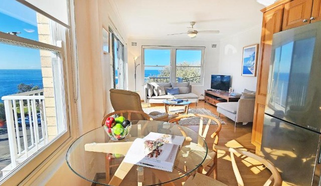 Watch The Sunrise Over Coogee 2 Bedrooms+Garage
