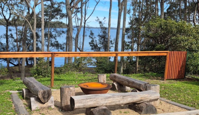Waterfront Retreat by Book Jervis Bay Getaway Kayaks, Bikes, Fast Wi-Fi and more
