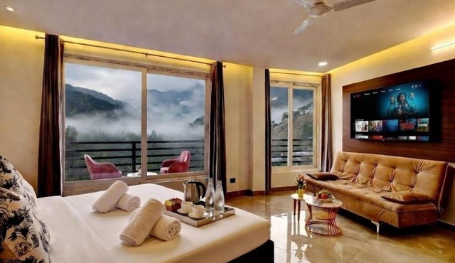 Whistling Pines by Nature's Vibe Stays Luxury Villa Bhumiyadhar Nainital
