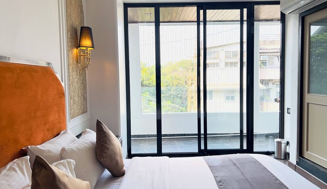 White Pearl Colaba