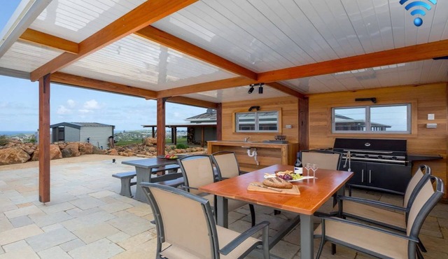 Willowview - coastal retreat, stunning views
