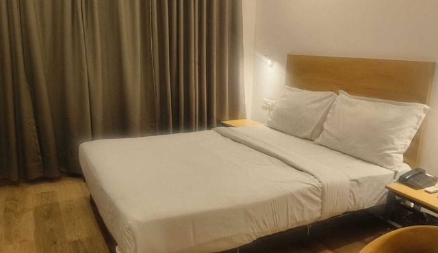 Wishotel Xpress Hotel GK Inn