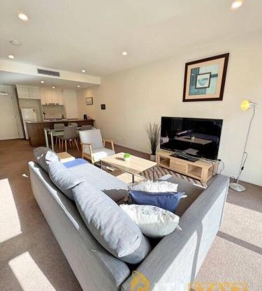 Bright in Braddon! 1 bd 1bth Apt