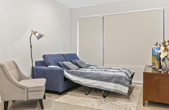 Homebush Modern 1 Bedroom Apt