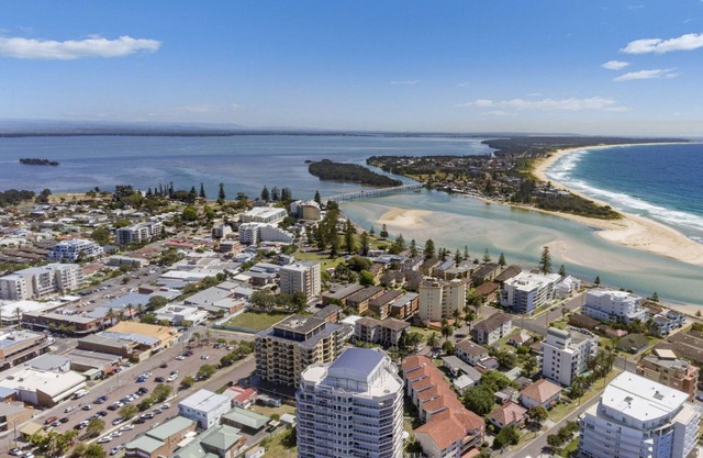 The Oaks Waterfront Resort, Unit 414