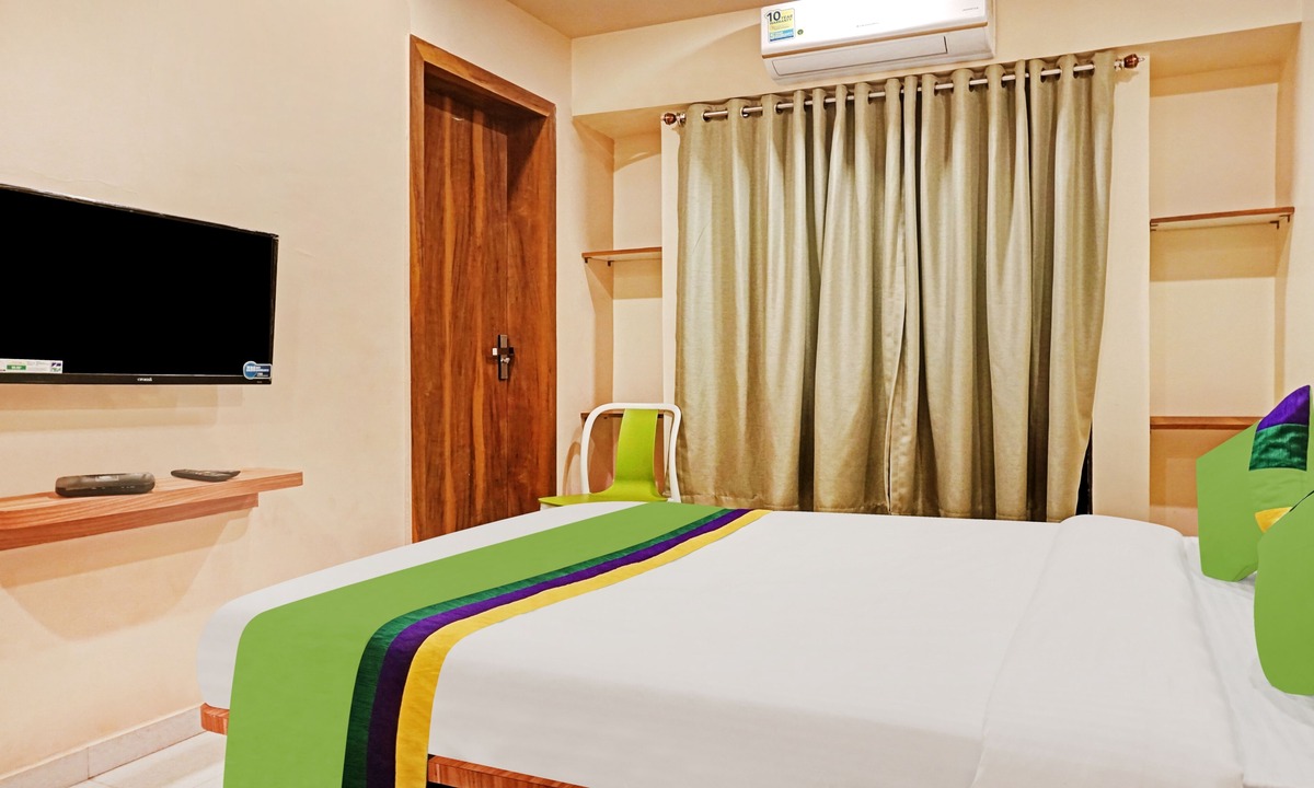 Pune Hotel | Treebo Trip Sai Krupa