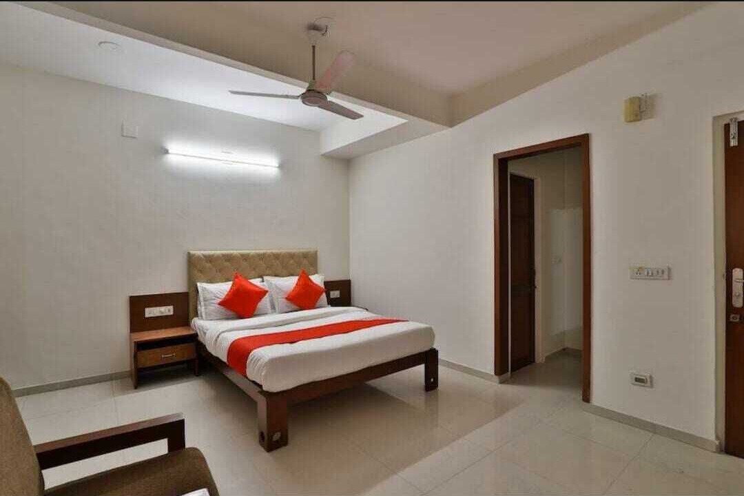 Vallabh Vidhyanagar Hotel | Motel Sanvaria Regency