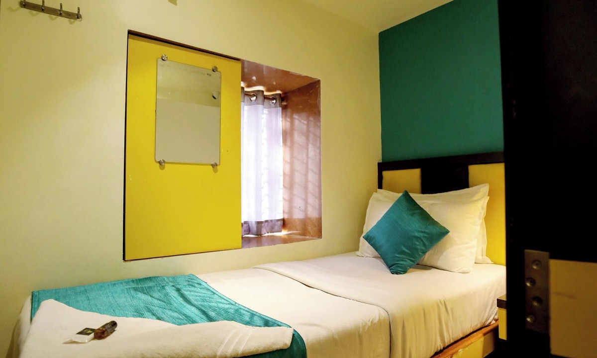 Marol Hostel | CABINSTAY MAROL- THE HUBZ