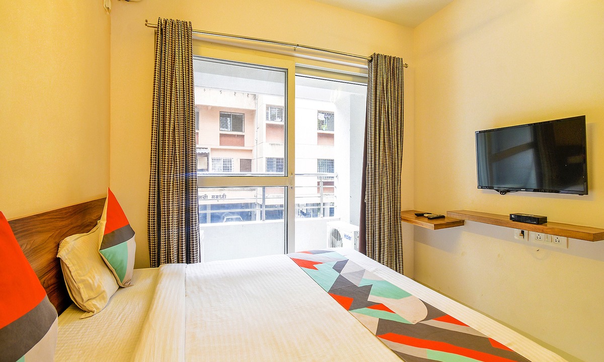 Pune Hotel | FabHotel Habitat