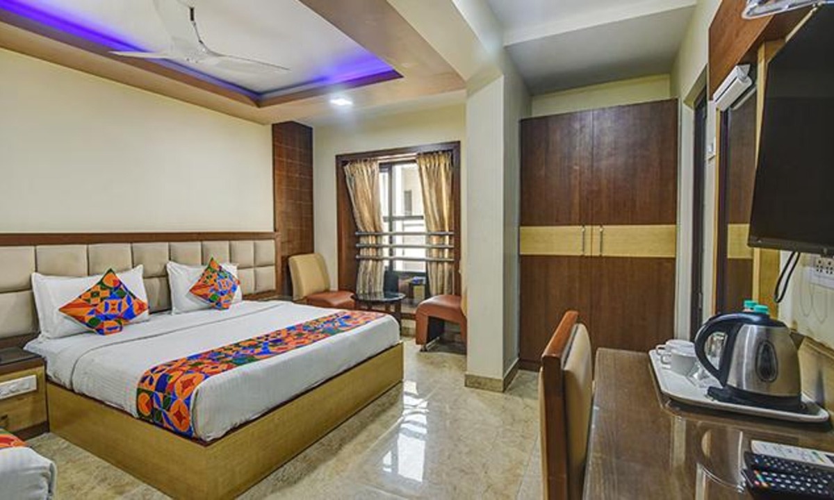 Central Chennai Hotel | FabHotel Chennai Palace